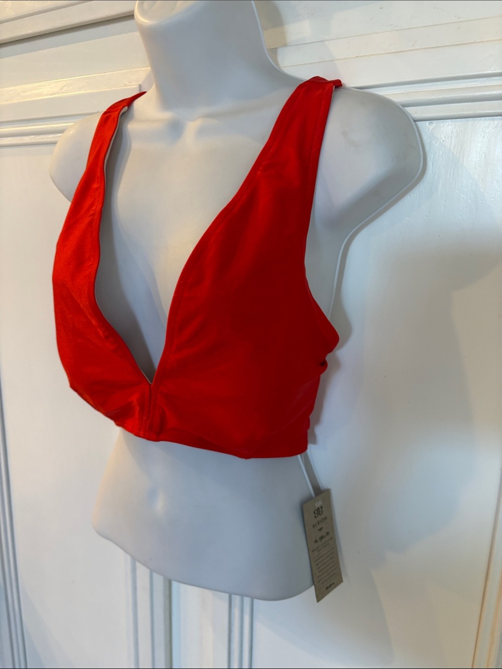 NWT Albion Bright red swim top Sz XL retail $88 Poppy shell shock crop